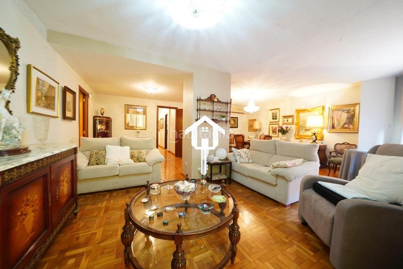 Foto 5b3d4097-064a-4d77-bedf-ff6d20de6838. Etagenwohnung mit parking in Ensanche-Diputación Alicante