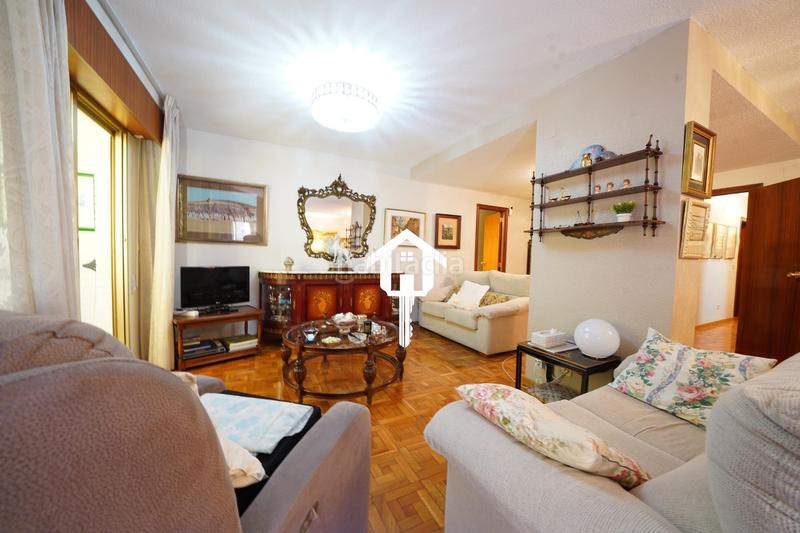 Foto 66c3f7f5-df77-4fec-bfb0-3aab9dc1a769. Etagenwohnung mit parking in Ensanche-Diputación Alicante