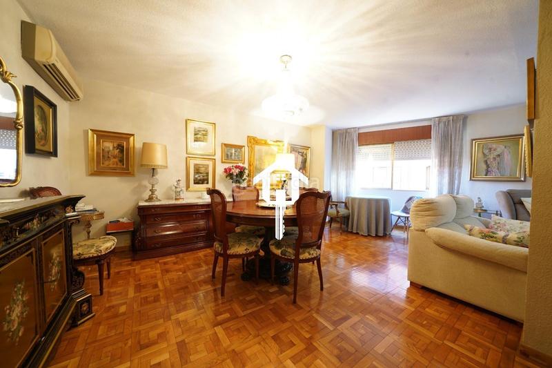 Foto 94887319-4677-417f-8926-d6aa1c236869. Etagenwohnung mit parking in Ensanche-Diputación Alicante