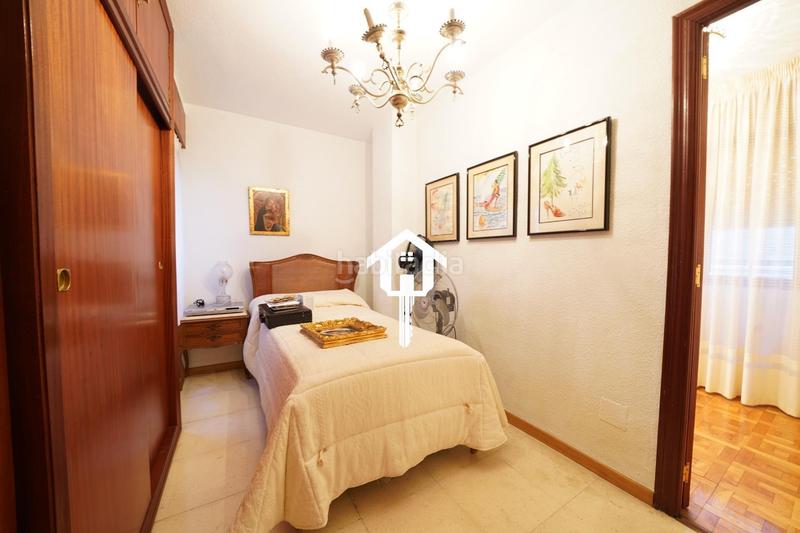 Foto b8124e79-b07d-49d3-8598-02dc7d3cc061. Etagenwohnung mit parking in Ensanche-Diputación Alicante