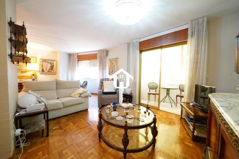 Foto e299bd6c-5219-486d-a3eb-2d6a1a20a6f0. Etagenwohnung mit parking in Ensanche-Diputación Alicante