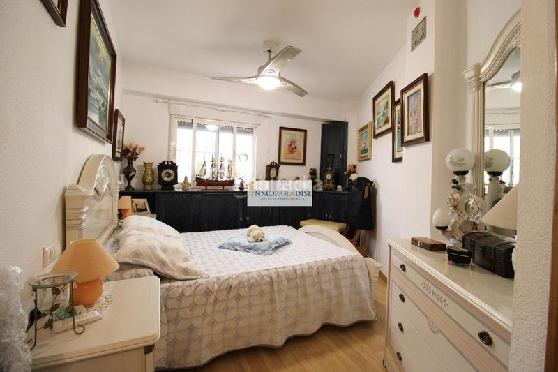 Foto b9f42475-ced2-4f36-a5b8-97fec7bc1a29. Piso  en venta en Carolinas Bajas, con patio, balcón y garaje en Alicante