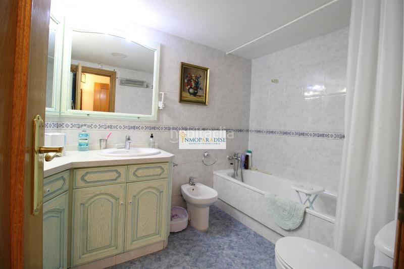 Foto d5b70ff4-10ed-4d06-a16c-4efba65d57c2. Piso  en venta en Carolinas Bajas, con patio, balcón y garaje en Alicante