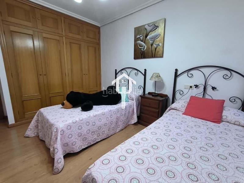 Foto 57375ae2-6a91-48db-b8b0-af9480d12559. Maison jumelée avec chauffage parking dans Centro Sant Vicent del Raspeig