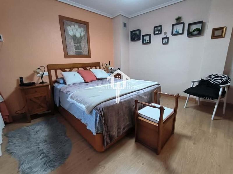 Foto 895bfaee-6c20-4669-a24e-a2957b3c56ad. Semi detached house with heating parking in Centro Sant Vicent del Raspeig