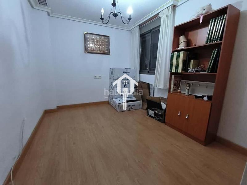 Foto a22ed0ea-0dd6-43c7-8d02-de96a2183e68. Semi detached house with heating parking in Centro Sant Vicent del Raspeig