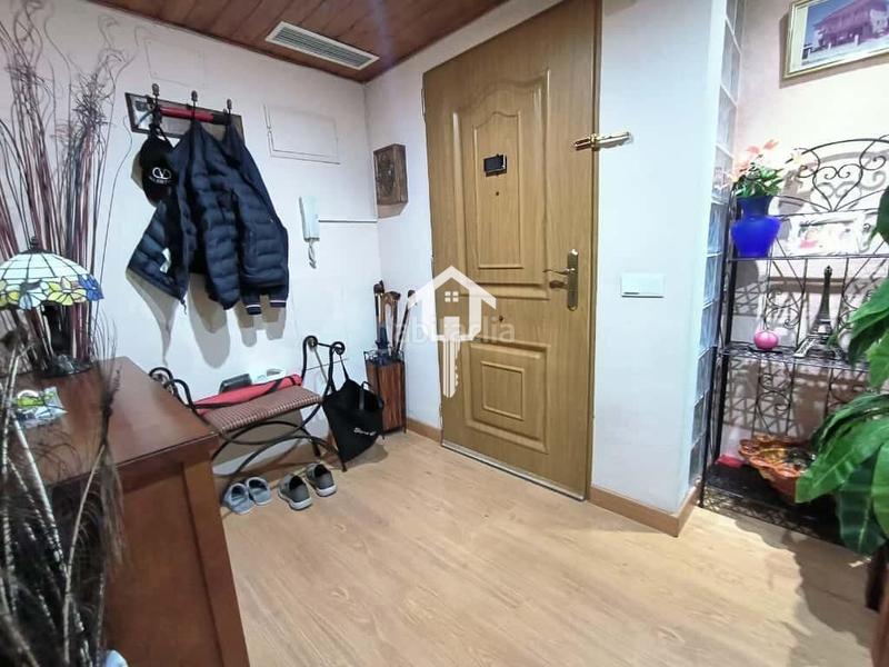 Foto b08a3d29-ada3-41c3-a554-cc45fa39af06. Semi detached house with heating parking in Centro Sant Vicent del Raspeig