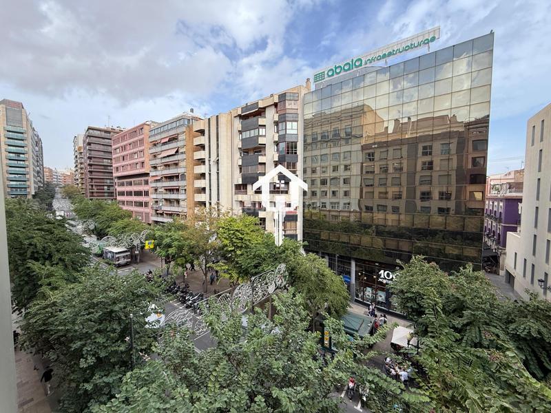 Foto 351c1379-3825-44b7-845f-16c538caf5d6. Flat in Barrio del Centro Alicante