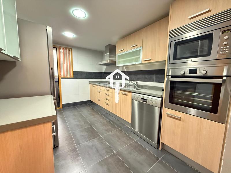 Foto d2bcc64d-3d41-42f6-b608-672ea4a440d6. Flat in Barrio del Centro Alicante