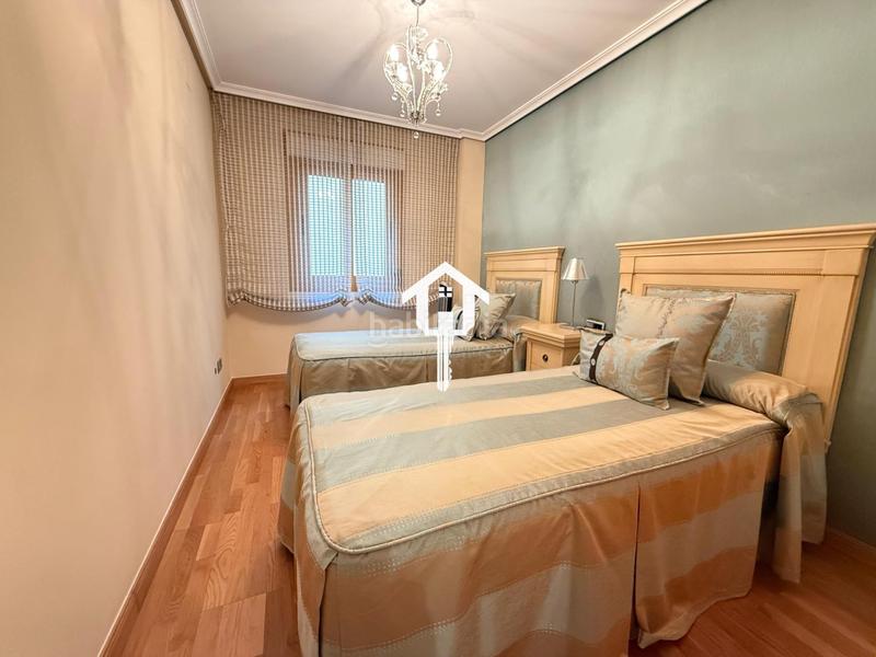 Foto e0df04e2-e871-4f9b-8ea0-2a9fa9b01197. Flat in Barrio del Centro Alicante