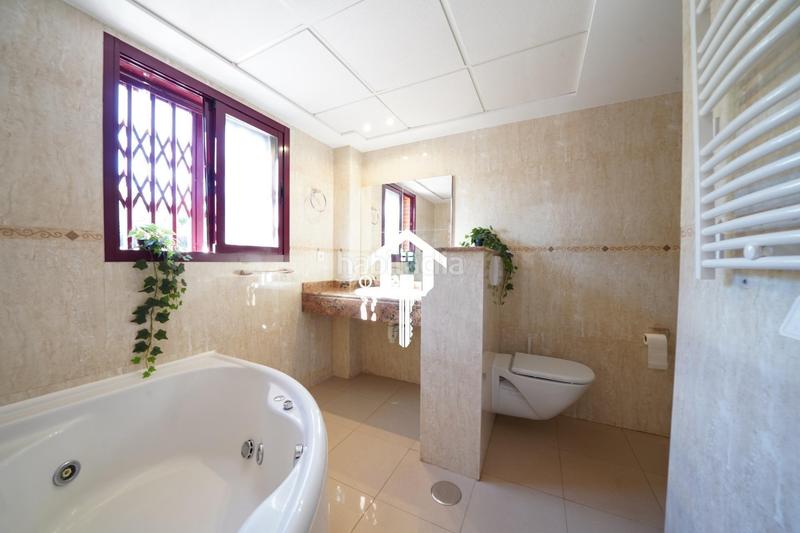 Foto 093a8ea3-83c4-44fc-9c58-d02b0215ceda. Casa adossada amb aparcament piscina a Pueblo Acantilado-Lanuza Campello (el)