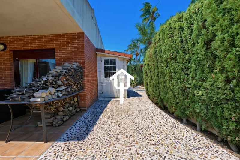 Foto 124e3484-d308-4f41-a1dd-fa2d8b4c3891. Casa adossada amb aparcament piscina a Pueblo Acantilado-Lanuza Campello (el)