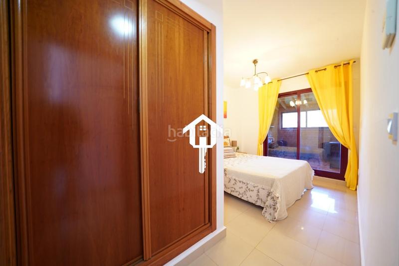 Foto 24238788-392c-4032-b2d4-8e0a794bb026. Casa adossada amb aparcament piscina a Pueblo Acantilado-Lanuza Campello (el)