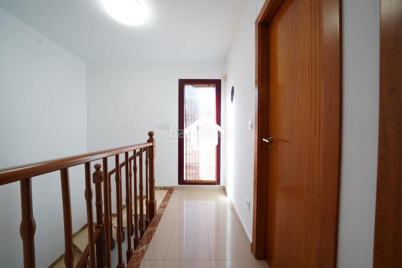 Foto 48b67a06-71e1-486b-ac70-c4e737bcf4fd. Casa adossada amb aparcament piscina a Pueblo Acantilado-Lanuza Campello (el)