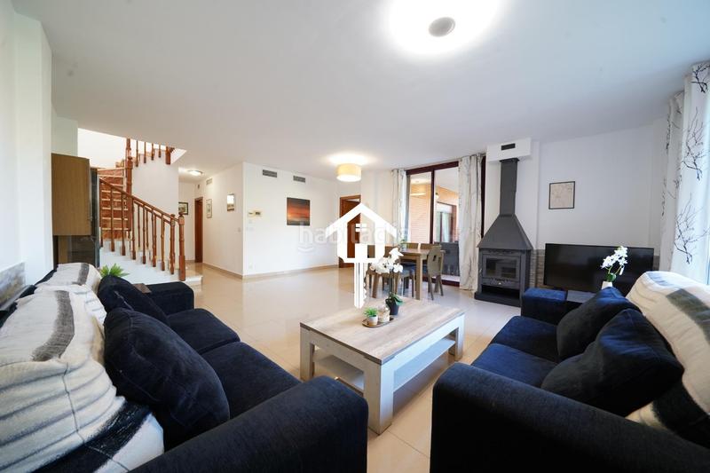 Foto 4c326303-d5eb-4027-abb7-e472a95578d4. Casa adossada amb aparcament piscina a Pueblo Acantilado-Lanuza Campello (el)