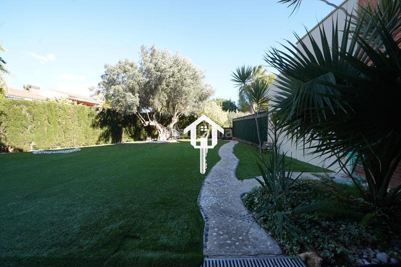 Foto 53ecb428-0091-483d-bfaf-bb2b8e2e6670. Casa adossada amb aparcament piscina a Pueblo Acantilado-Lanuza Campello (el)