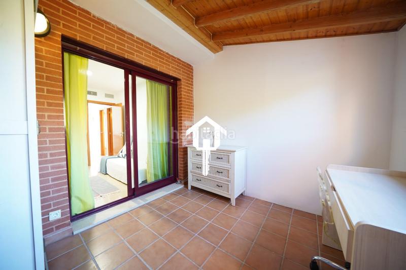 Foto 93ab496e-de2d-401c-939e-6d674a60cf22. Casa adossada amb aparcament piscina a Pueblo Acantilado-Lanuza Campello (el)