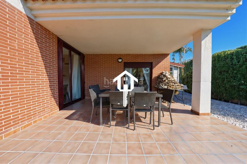 Foto 976d4450-91c6-4f0e-b43e-c56cbd071dea. Casa adossada amb aparcament piscina a Pueblo Acantilado-Lanuza Campello (el)