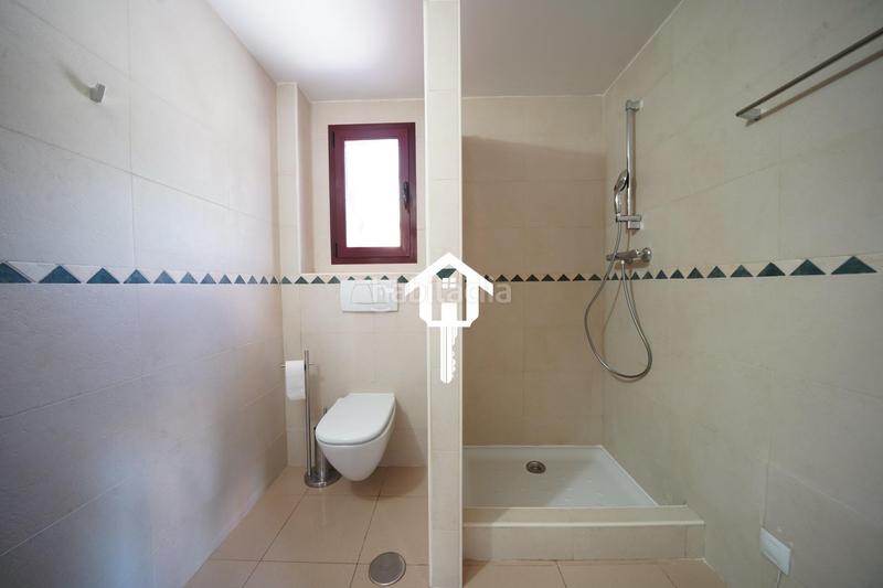 Foto 9faee9df-959c-4a9c-943c-49581eb64286. Casa adossada amb aparcament piscina a Pueblo Acantilado-Lanuza Campello (el)