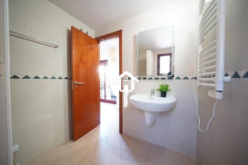 Foto bf3b51c0-874f-4173-897b-ed57059d1388. Casa adossada amb aparcament piscina a Pueblo Acantilado-Lanuza Campello (el)