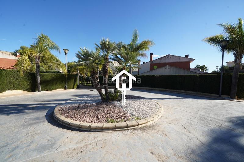 Foto d1697a3e-d14e-4794-8e2a-124d627dd65c. Casa adossada amb aparcament piscina a Pueblo Acantilado-Lanuza Campello (el)