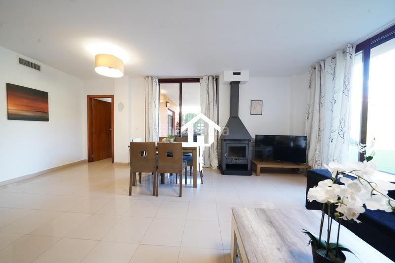 Foto ee1ca6dd-f58d-4e5e-a8b6-979bccb50b30. Casa adossada amb aparcament piscina a Pueblo Acantilado-Lanuza Campello (el)