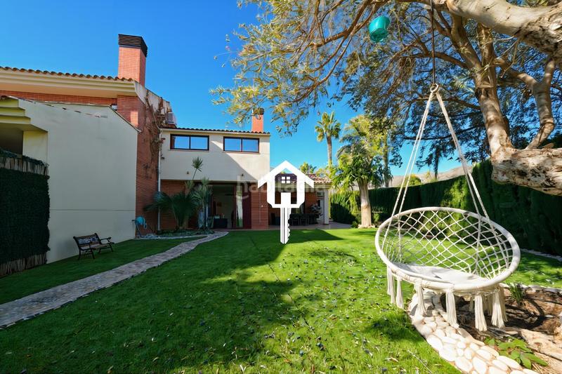 Foto f59b111c-8725-40a1-811c-4d4b8948bdc4. Casa adossada amb aparcament piscina a Pueblo Acantilado-Lanuza Campello (el)