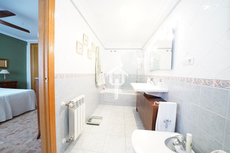 Foto 5b012124-59c5-4ca8-9123-8172a6455073. Casa adossada amb calefacció aparcament piscina a Alicante