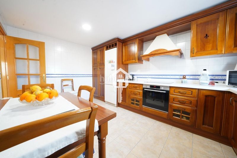 Foto 80cd10a8-1d0d-4910-9705-526df869e29a. Casa adossada amb calefacció aparcament piscina a Alicante