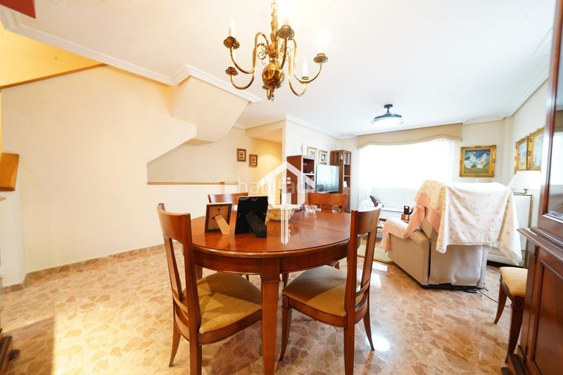 Foto a3905b7d-91b4-4e3b-83a2-e2e05aa7862b. Casa adossada amb calefacció aparcament piscina a Alicante