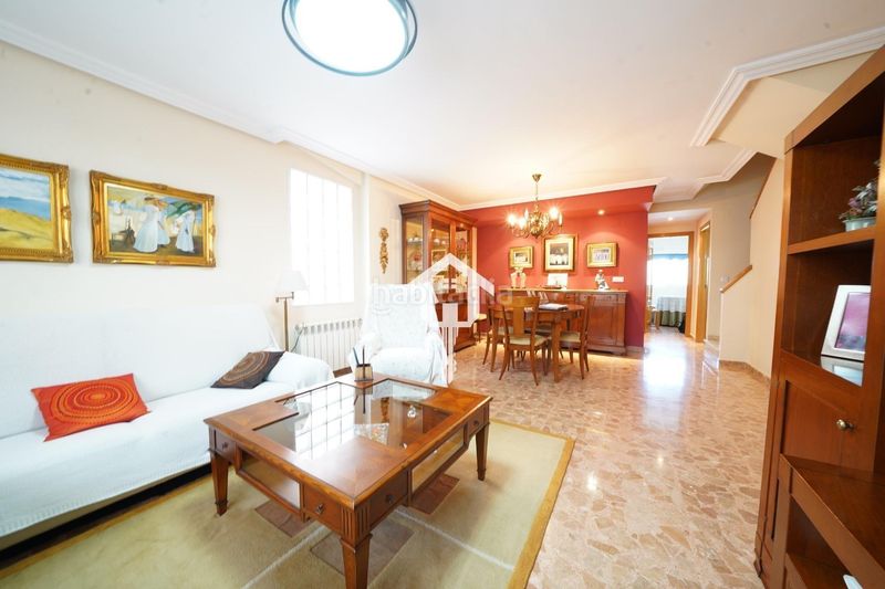 Foto b3d8d6dc-8611-4772-b746-2ebc3d7be9d5. Casa adossada amb calefacció aparcament piscina a Alicante