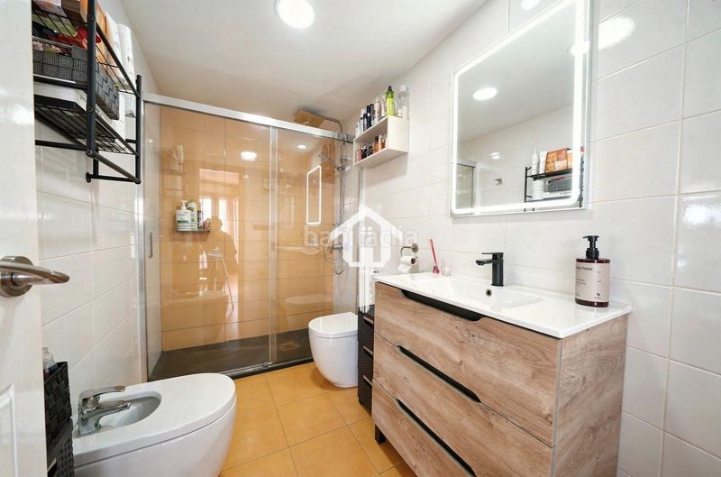 Foto 122f7ff2-2306-494a-9331-ac64254150c9. Casa adossada amb aparcament piscina a Divina Pastora Alicante