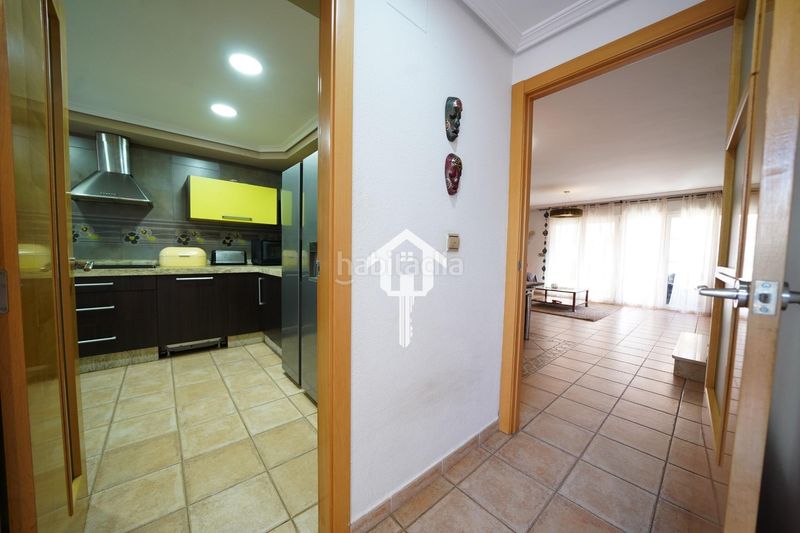 Foto 5d3df0a5-3b83-4c33-a2ac-9fbd37bc9dc7. Casa adossada amb aparcament piscina a Divina Pastora Alicante
