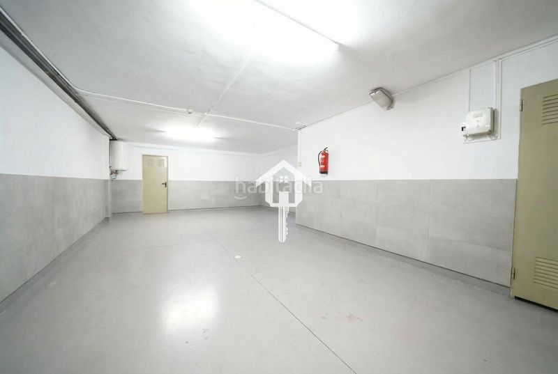 Foto ac4106cf-2b07-47d0-bebf-1d0795da6696. Casa adossada amb aparcament piscina a Divina Pastora Alicante
