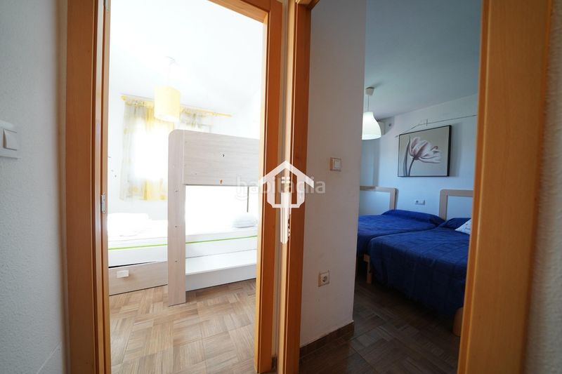 Foto e03eb3b2-5e1a-45ea-9232-e068cbd96ede. Casa adossada amb aparcament piscina a Divina Pastora Alicante