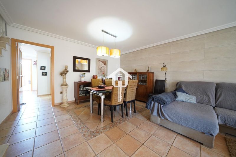 Foto f7aceb3b-89d0-4532-9c6c-53eaf82c527b. Casa adossada amb aparcament piscina a Divina Pastora Alicante