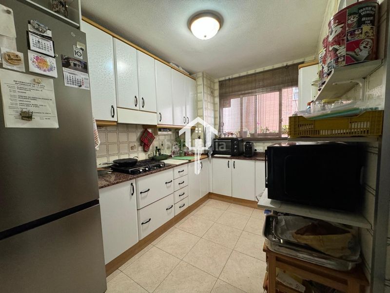 Foto bce7305e-b2f9-42fa-9387-7482c10ab451. Pis amb aparcament a Carolinas Altas Alicante