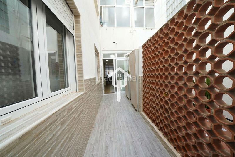 Foto 4a09d9a1-8f4d-412b-a3f6-674c587e6b8f. Piso  luminoso de 3 dormitorios en Campoamor 87m2, primera planta y cocina americana en Alicante