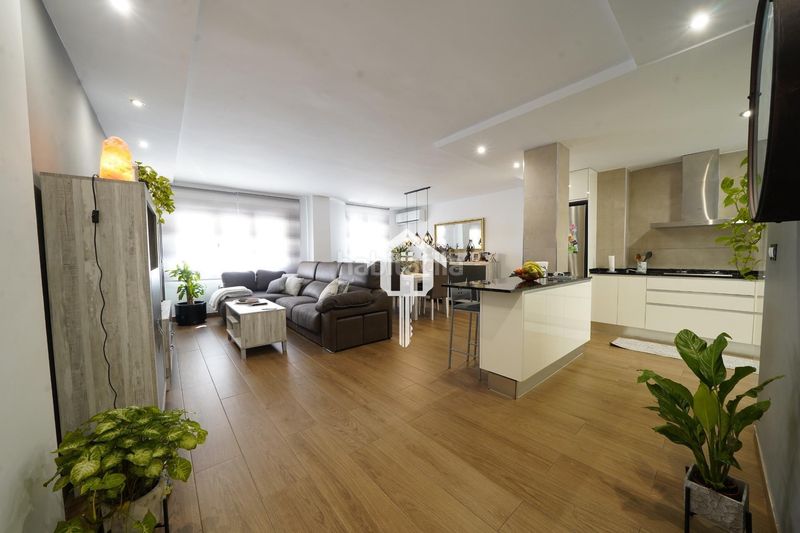 Foto 562e495a-e81b-4fe7-b551-1b486043e9f9. Piso  luminoso de 3 dormitorios en Campoamor 87m2, primera planta y cocina americana en Alicante