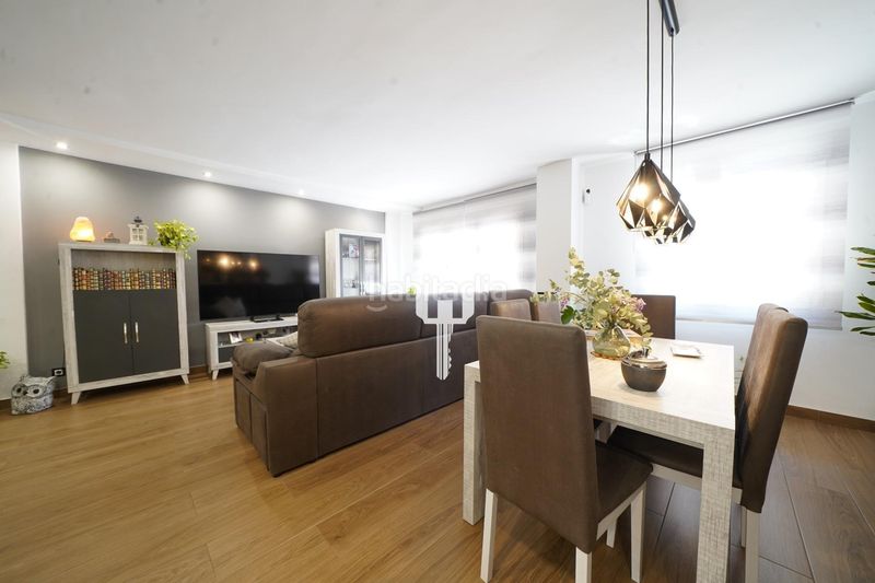 Foto 83d486cb-b3e3-4fcd-8074-fb67d87380c4. Piso  luminoso de 3 dormitorios en Campoamor 87m2, primera planta y cocina americana en Alicante