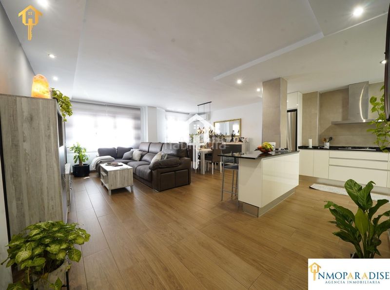 Foto d93e3a99-e148-4f8c-97bb-7c4942d29a2e. Piso  luminoso de 3 dormitorios en Campoamor 87m2, primera planta y cocina americana en Alicante