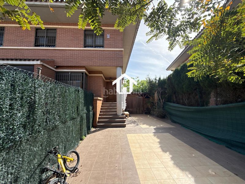 Foto 06fb6df9-deb5-4d8c-bd3a-e544e585c6a3. Casa adossada amb aparcament piscina a Almajada-Ravel Mutxamel