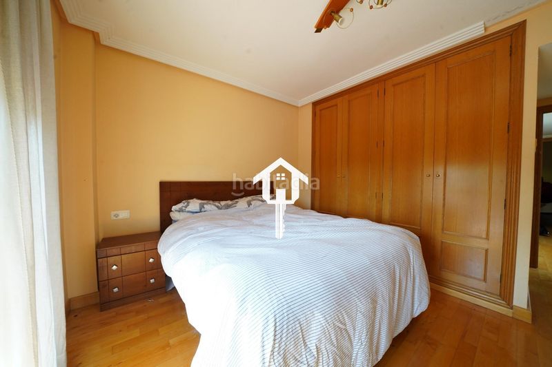 Foto 126cc336-c167-44ea-b0b9-9ff39163d2f9. Casa adossada amb aparcament piscina a Almajada-Ravel Mutxamel