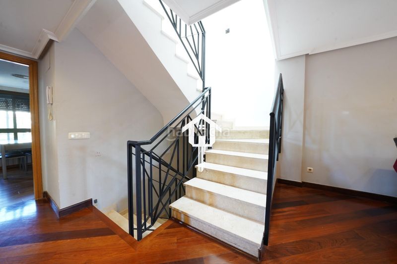 Foto 1de02d4b-1d9b-4538-b6ee-b4e9125dc6eb. Casa adossada amb aparcament piscina a Almajada-Ravel Mutxamel