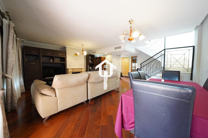 Foto 314f885a-34b9-4d52-92c9-800d2936d7e7. Casa adossada amb aparcament piscina a Almajada-Ravel Mutxamel