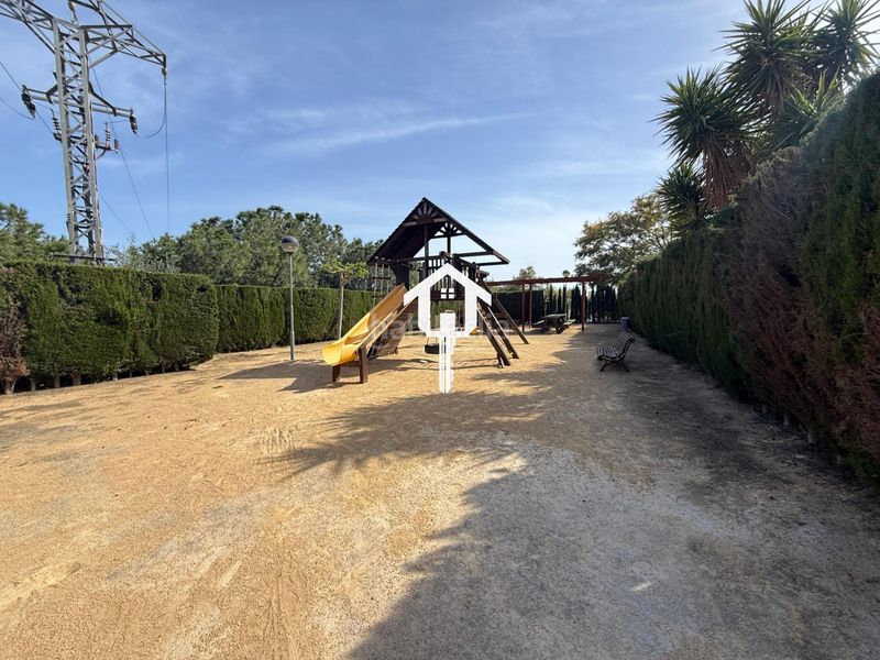 Foto 60d3e8e7-09ec-4aa2-805e-2d05e690a36e. Casa adossada amb aparcament piscina a Almajada-Ravel Mutxamel