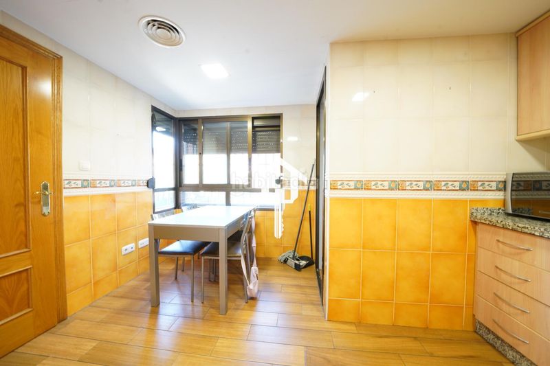 Foto 869204eb-e421-4748-8b02-5639d9a79692. Casa adossada amb aparcament piscina a Almajada-Ravel Mutxamel