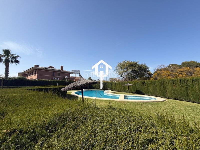 Foto 9ae03adb-cb01-4a6f-b5fa-eb24c77fcf27. Casa adossada amb aparcament piscina a Almajada-Ravel Mutxamel