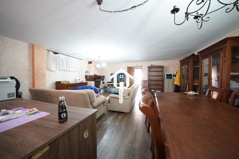 Foto b5cbb1ae-bea8-45d0-b5c8-0e57c90473eb. Casa adossada amb aparcament piscina a Almajada-Ravel Mutxamel