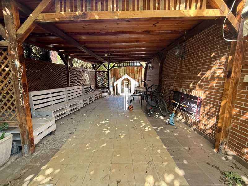 Foto c032752f-b078-4c37-8427-a9427c2ad28e. Casa adossada amb aparcament piscina a Almajada-Ravel Mutxamel